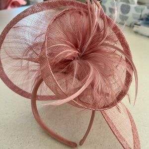 Fascinator Hat.  Dusty Rose.